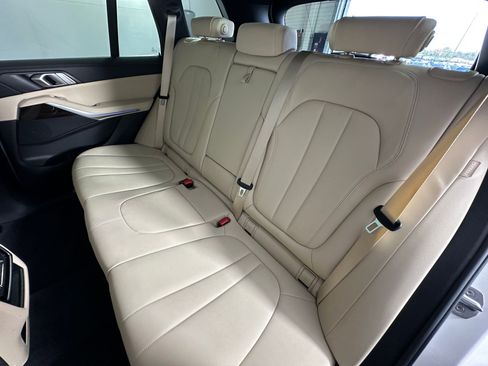 Used 2019 BMW X5 xDrive40i w/ Premium Package 2 image 29