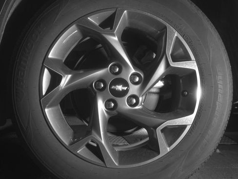 Used 2025 Chevrolet Trax LT FWD image 14