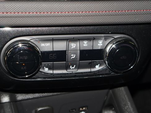 Used 2025 Chevrolet TrailBlazer RS w/ Convenience Package image 29