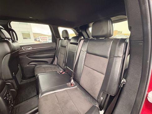 Used 2022 Jeep Grand Cherokee Altitude AWD/4WD image 13