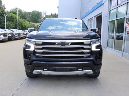 Certified 2023 Chevrolet Silverado 1500 High Country w/ Technology Package AWD/4WD image 5
