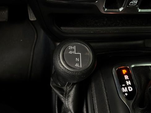 Used 2025 Jeep Wrangler Unlimited Sport AWD/4WD image 20