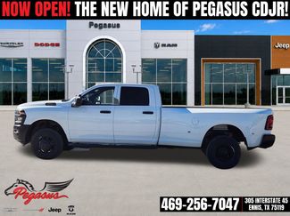 New 2026 RAM 3500 Tradesman AWD/4WD video 3