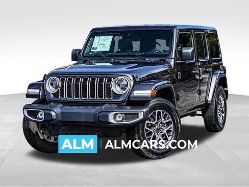 Used 2025 Jeep Wrangler Unlimited Sahara AWD/4WD image 1