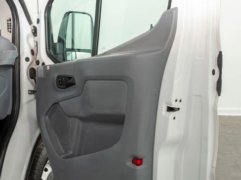 Used 2019 Ford Transit 350 XL image 12