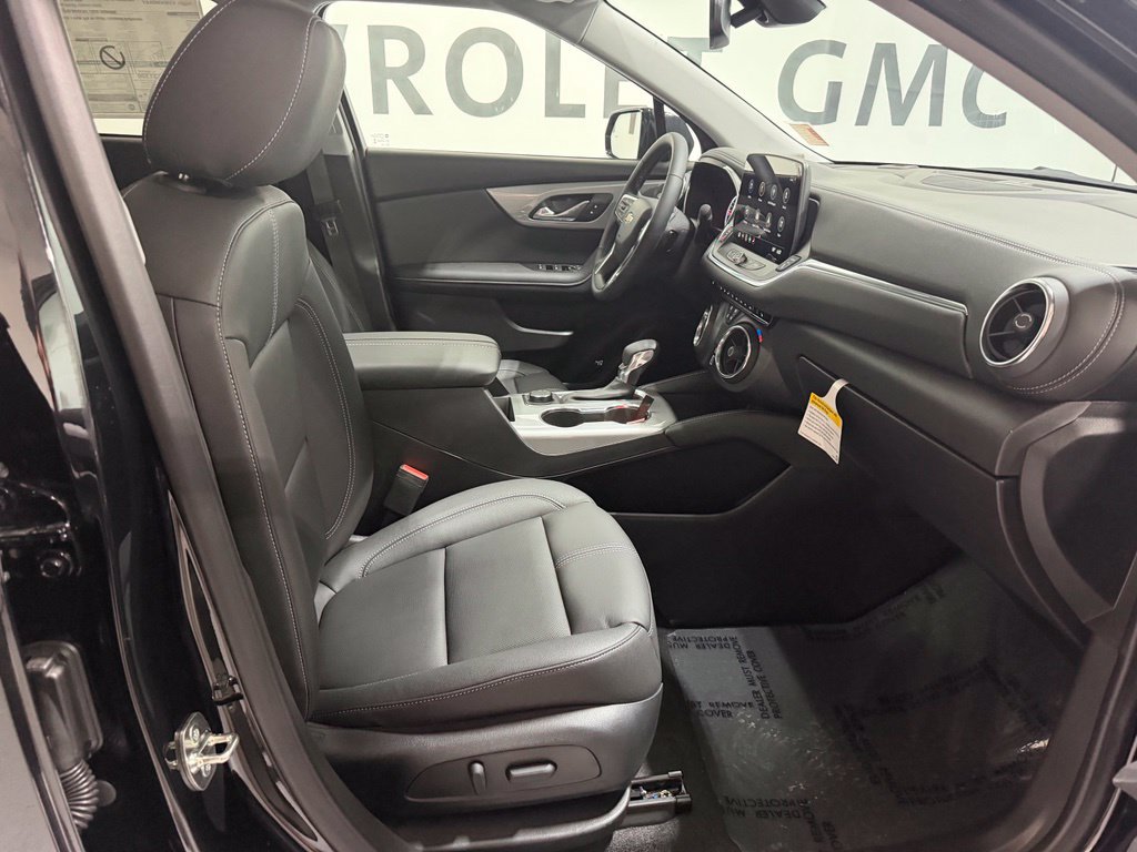 New 2026 Chevrolet Blazer LT w/ LPO, Floor Liner Package FWD image 31