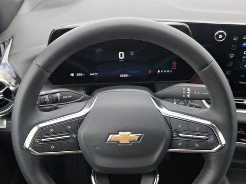 Used 2026 Chevrolet Equinox LT AWD/4WD image 19