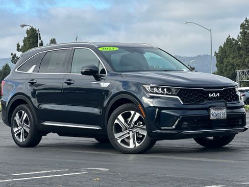 Certified 2023 Kia Sorento EX AWD/4WD image 2
