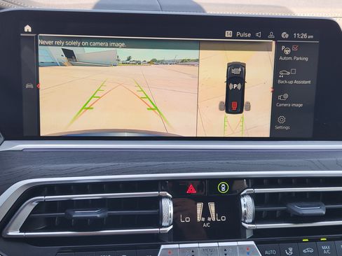 Used 2022 BMW X7 xDrive40i w/ M Sport Package AWD/4WD image 17