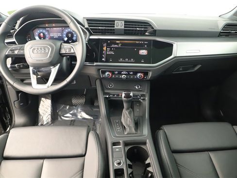 Certified 2025 Audi Q3 2.0T Premium w/ Convenience Package image 18