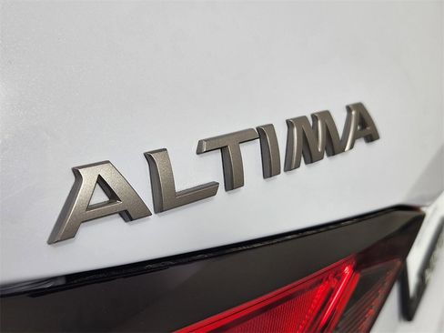 New 2025 Nissan Altima 2.5 SR w/ SR Premium Package image 7