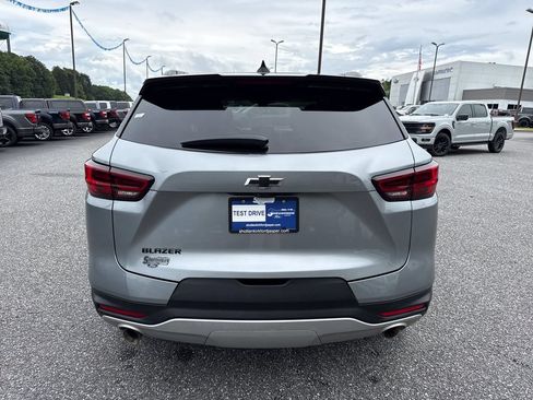 Used 2023 Chevrolet Blazer LT w/ Sound & Technology Package FWD image 6