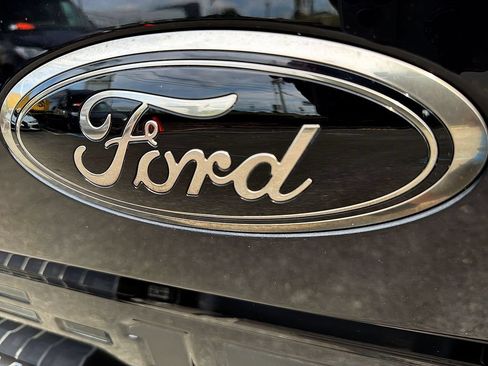 Used 2020 Ford F150 Lariat w/ Equipment Group 502A Luxury AWD/4WD image 15