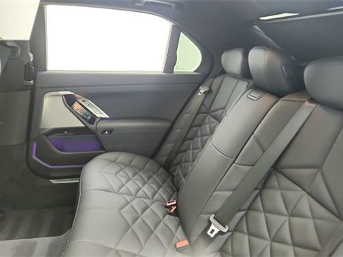 Used 2024 BMW 740i w/ Premium Package image 30