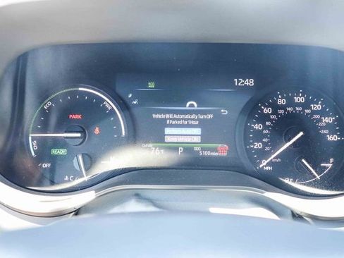 Used 2025 Toyota Sienna XLE w/ XLE Plus Package FWD image 29
