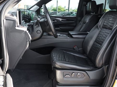 Used 2023 Cadillac Escalade Sport Platinum w/ LPO, ONYX Package AWD/4WD image 23