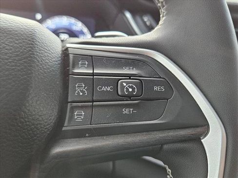Used 2024 Jeep Grand Cherokee L Limited w/ Luxury Tech Group II AWD/4WD image 16