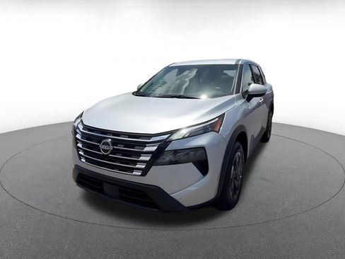 Used 2025 Nissan Rogue SV FWD image 7