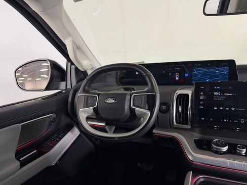 Used 2025 Ford Expedition Max Platinum AWD/4WD image 18