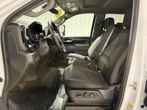Used 2025 Chevrolet Silverado 2500 LT w/ Convenience Package image 10