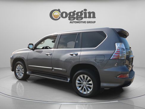 Used 2018 Lexus GX 460 Premium w/ Premium Package image 3