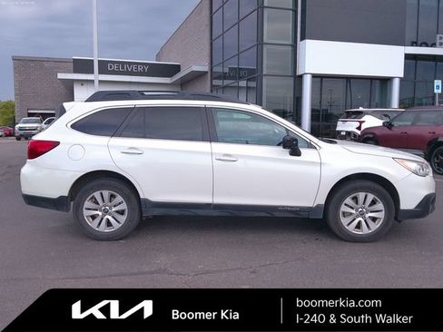 Used 2016 Subaru Outback 2.5i Premium AWD/4WD image 5