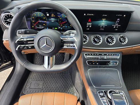 Used 2023 Mercedes-Benz E 450 Cabriolet image 4