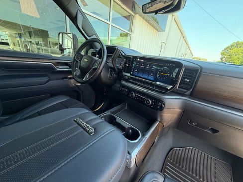 Used 2025 Chevrolet Silverado 3500 High Country w/ High Country Premium Package AWD/4WD image 40