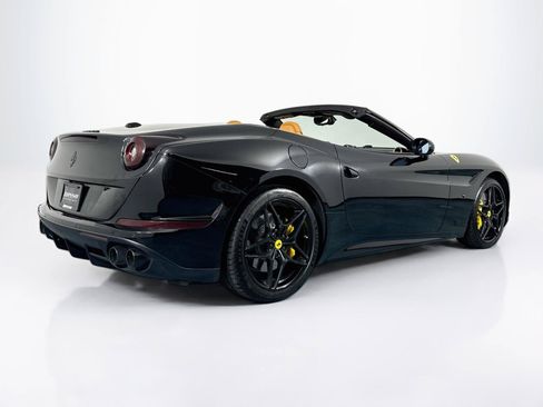 Used 2017 Ferrari California T RWD image 5