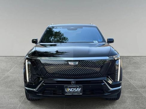 Used 2026 Cadillac Vistiq Luxury w/ LPO, Floor Liner Package AWD/4WD image 8
