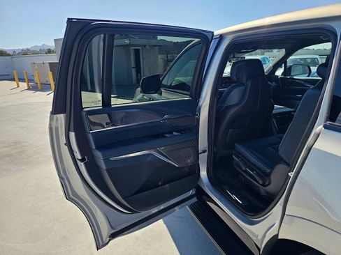 Used 2025 Cadillac Escalade IQ Sport 2 AWD/4WD image 17