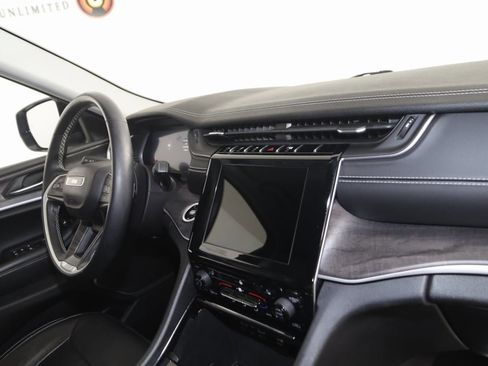 Used 2022 Jeep Grand Cherokee Limited image 43