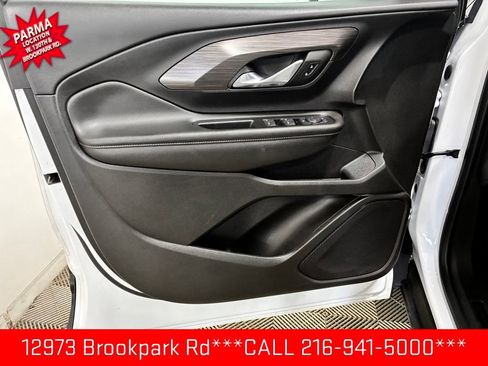 Used 2023 GMC Terrain SLE w/ Driver Convenience Package FWD image 7