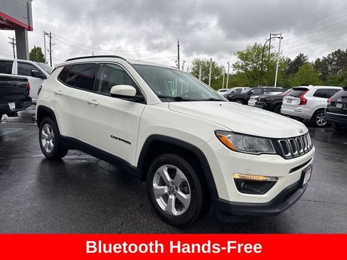Used 2019 Jeep Compass Latitude w/ Cold Weather Group AWD/4WD image 9