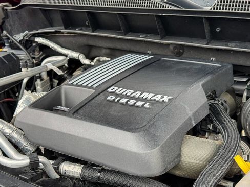 Used 2021 Chevrolet Silverado 1500 High Country w/ Technology Package image 28