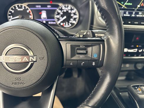 Used 2023 Nissan Rogue SL w/ SL Premium Package image 19