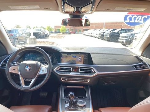 Used 2022 BMW X7 xDrive40i w/ Premium Package AWD/4WD image 21