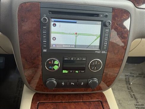 Used 2014 Chevrolet Tahoe LTZ image 14