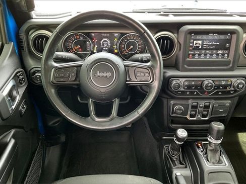 Used 2021 Jeep Gladiator Willys image 5