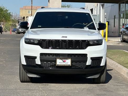 Certified 2023 Jeep Grand Cherokee L Laredo image 9