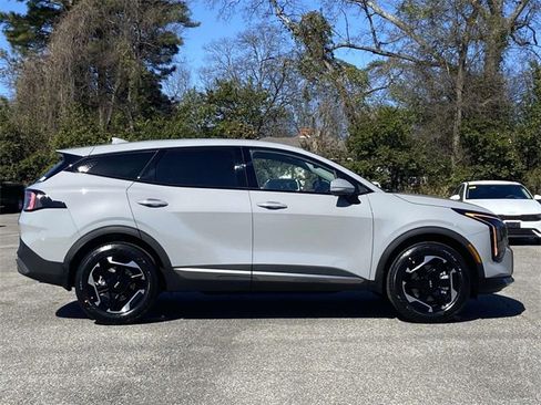 New 2026 Kia Sportage S image 2