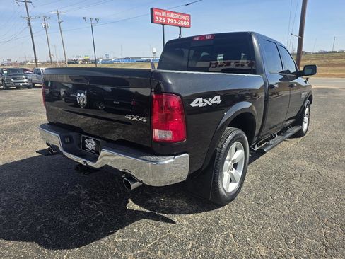 Used 2018 RAM 1500 SLT image 6