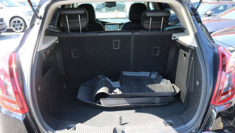 Used 2021 Buick Encore Preferred AWD/4WD image 21