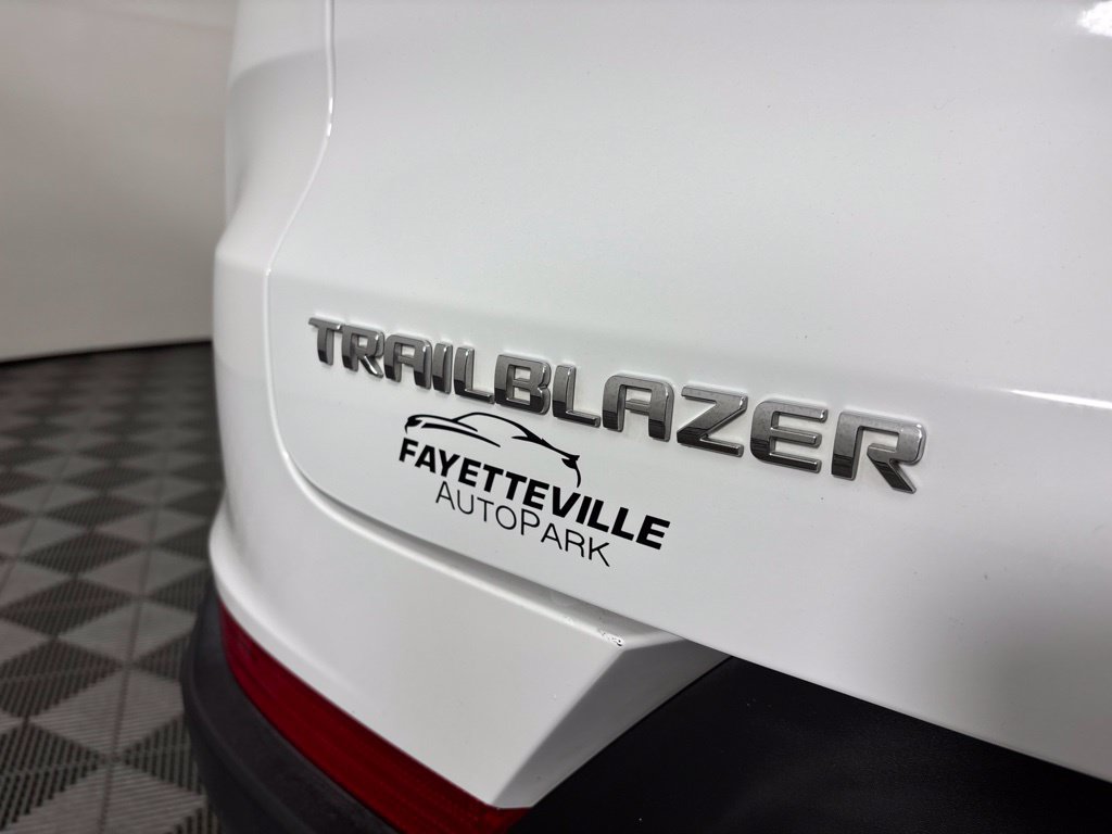 Used 2025 Chevrolet TrailBlazer LT FWD image 4