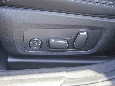 New 2026 BMW 330i Sedan w/ M Sport Package RWD image 18