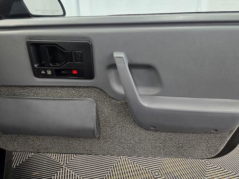 Used 1988 Pontiac Fiero GT image 98