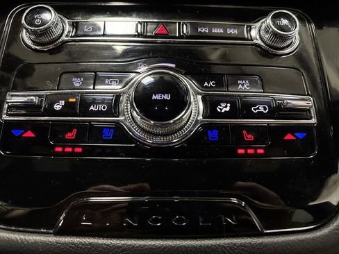 Used 2022 Lincoln Corsair Reserve w/ Elements Package image 8