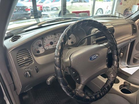 Used 2002 Ford Explorer Sport Trac 4x4 image 15