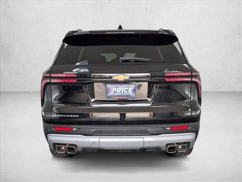 Used 2024 Chevrolet Traverse LT FWD image 7