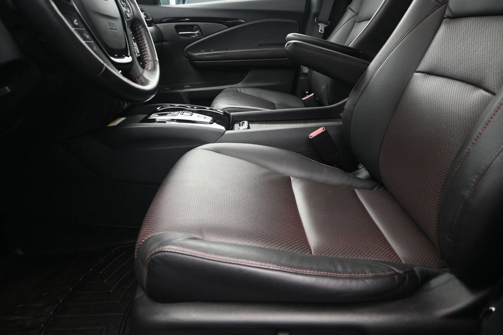 Used 2023 Honda Ridgeline Black Edition image 13